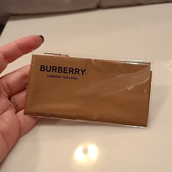Burberry Black and White lightweight Sunglasses brand new in the box main image 15